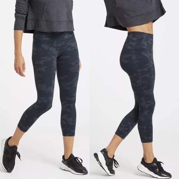 NWT Spanx Look At Me Now Camo Cropped High Waisted Leggings - Picture 1 of 10
